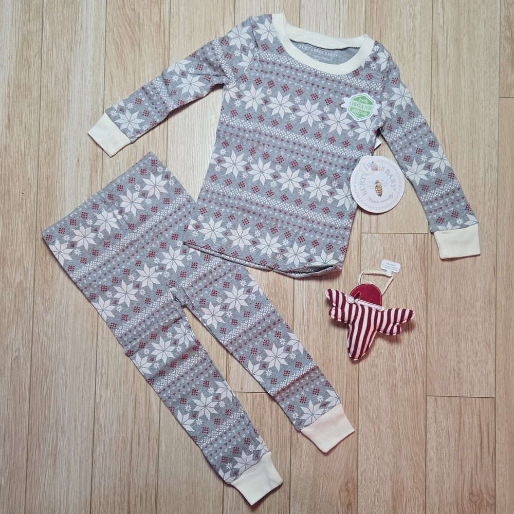 Burt's Bees Baby Festive Snowflake Pajama Set in Gray and Cream